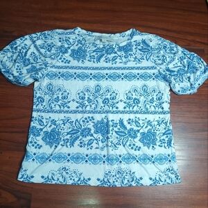 LOFT Blue and White Floral Short Sleeve Tee Sz Small